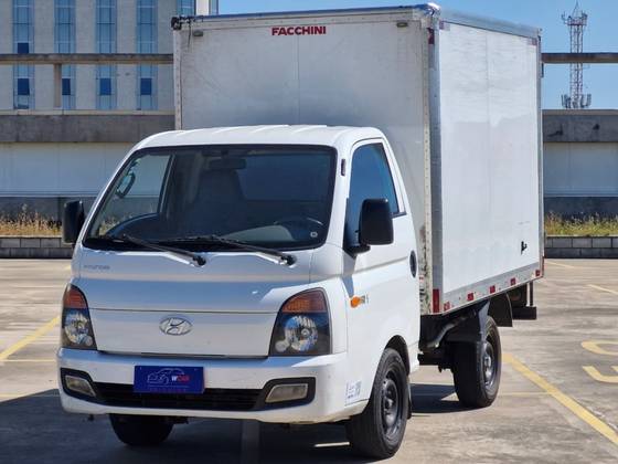 HYUNDAI HR 2.5 LONGO SEM CAÇAMBA 4X2 16V 130CV TURBO INTERCOOLER DIESEL 2P MANUAL